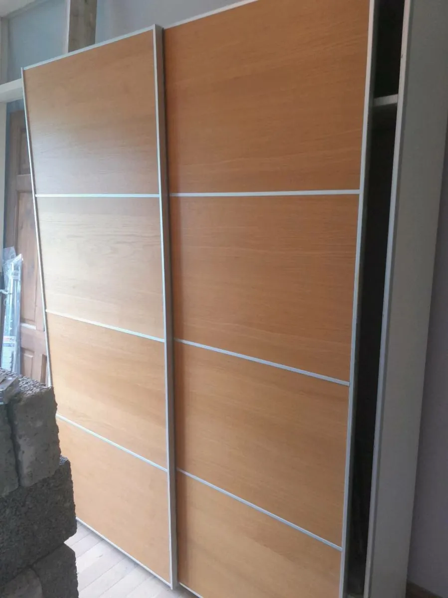 Bedroom wardrobe - Image 1