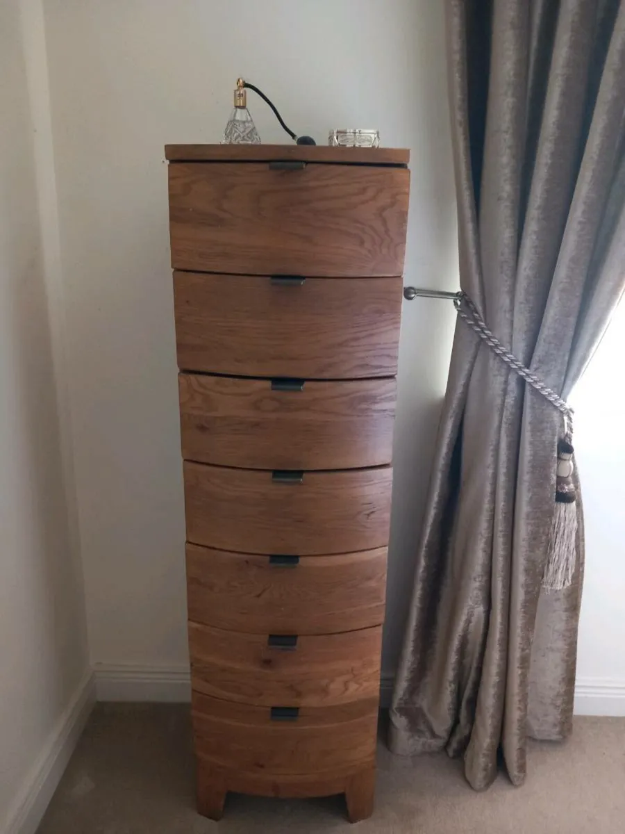7 drawer tallboy unit (chest of drawers) - Image 1