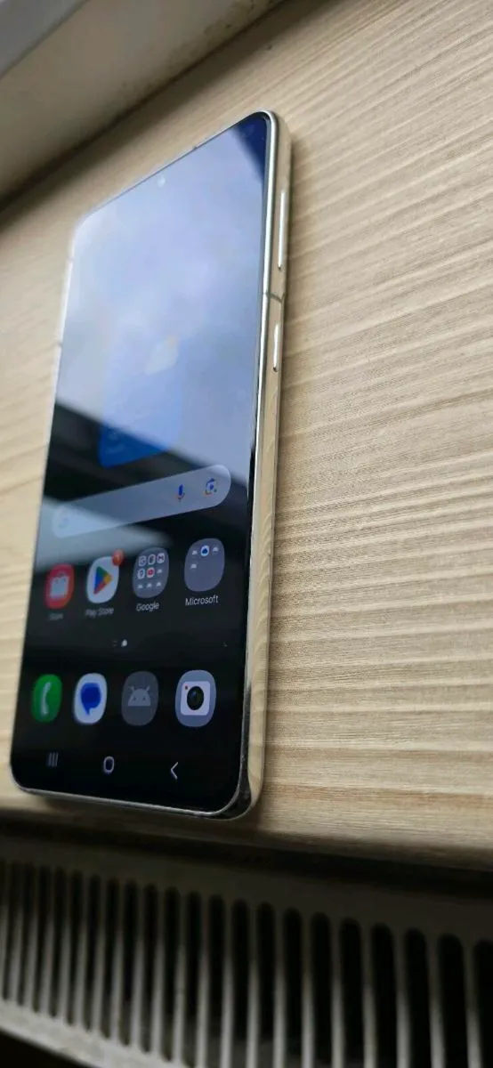 Samsung S21 - Image 3