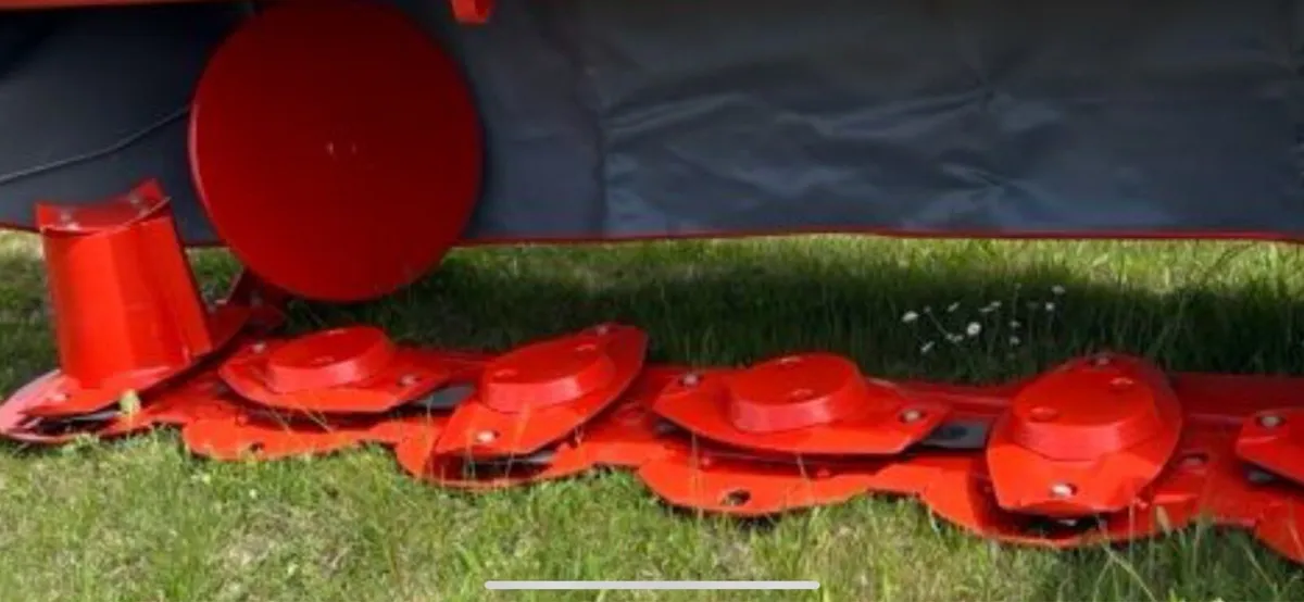 Kuhn 9f mower new. - Image 2