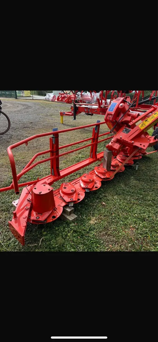 Kuhn 9f mower new. - Image 3