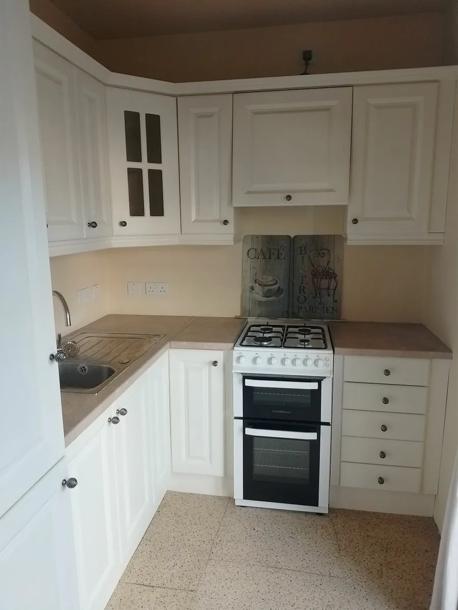 Kitchen cabinet - Image 4