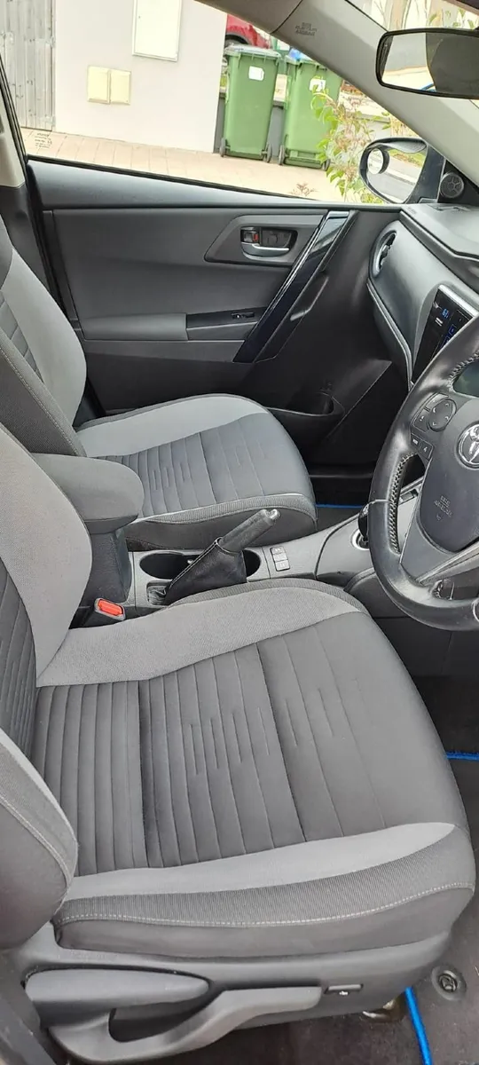 Toyota Auris 2017 - Image 4