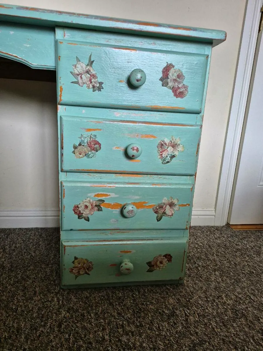 Shabby Chic Vanity Desk with Mirror - Image 3