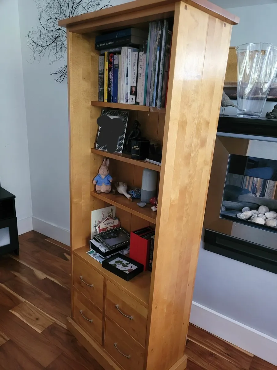 Book case/shelving
