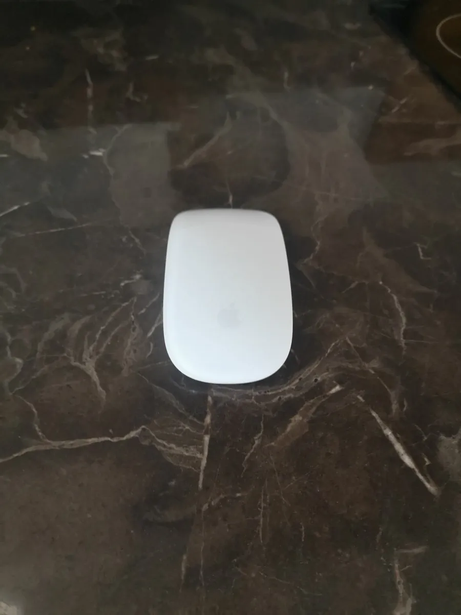 Mac Book Pro 14inch - Image 4