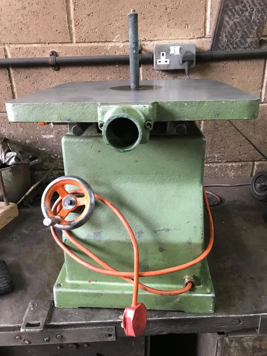 DENACO single phase 240v Bobbin Sander - Image 4