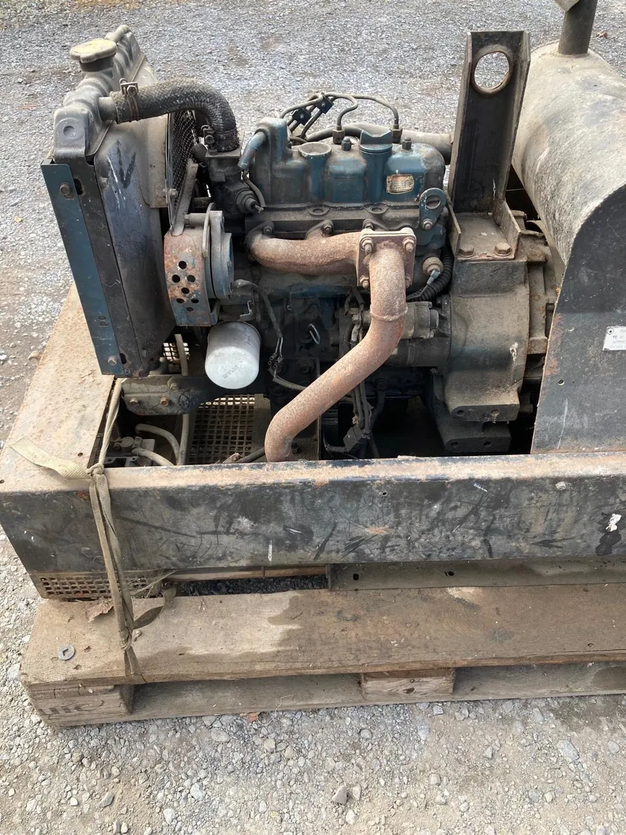 Kubota 3 cylinder engine - Image 1