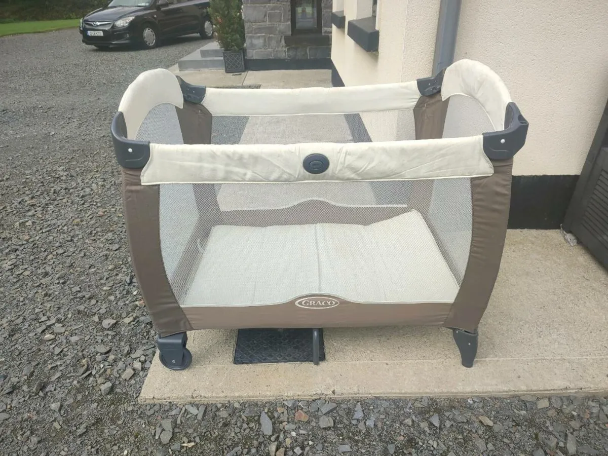 Travel Cot - Image 2