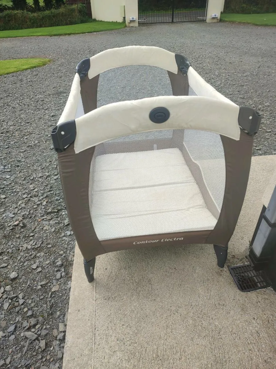 Travel Cot - Image 3