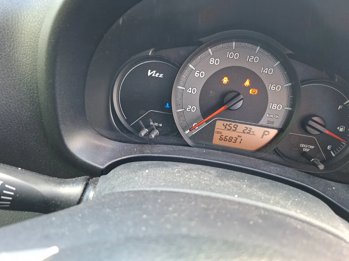 Toyota Vitz 2016 - Image 4