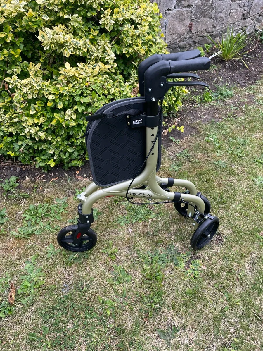 Walking aid - Image 3
