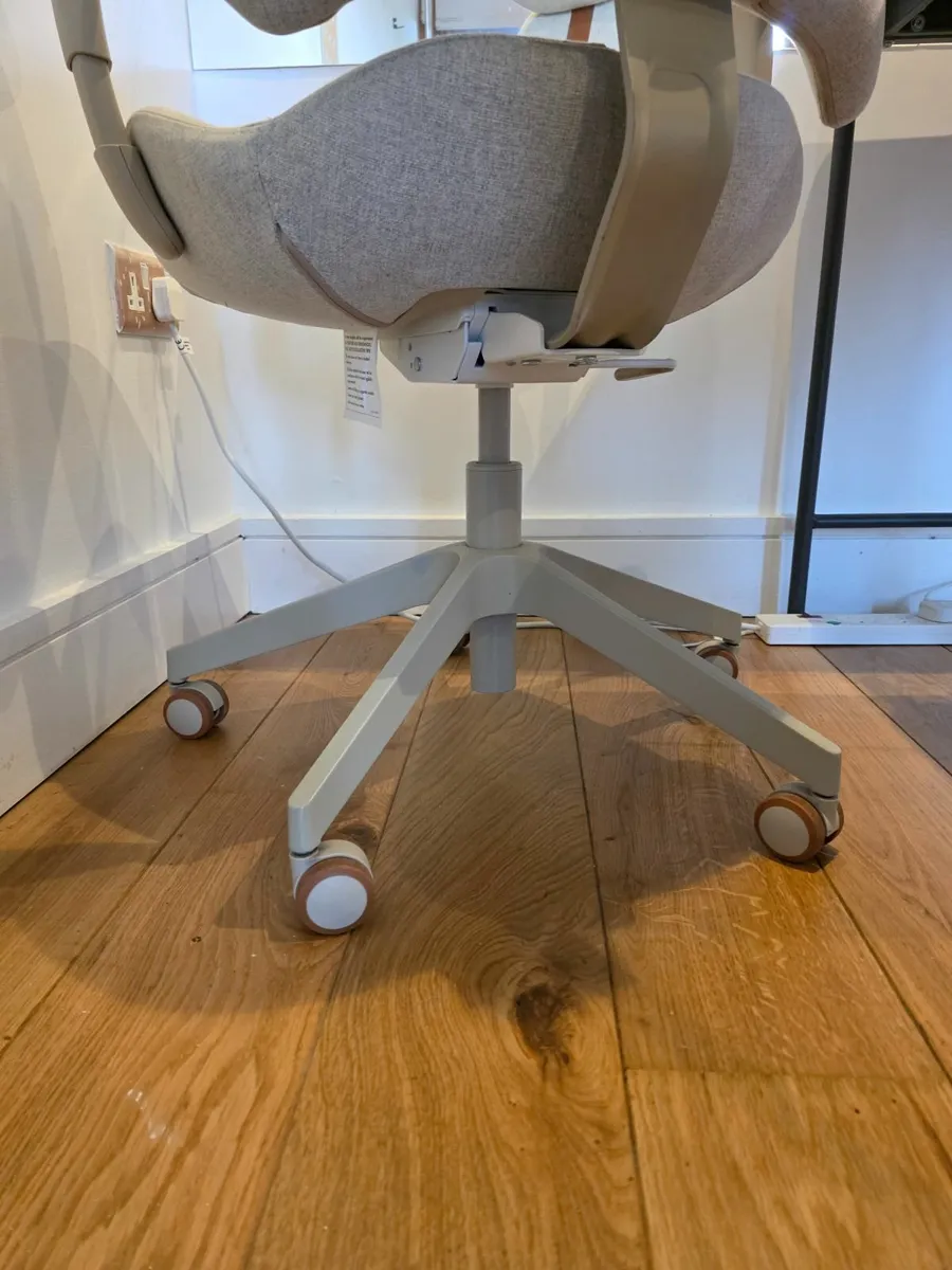 Computer Chair - Image 1