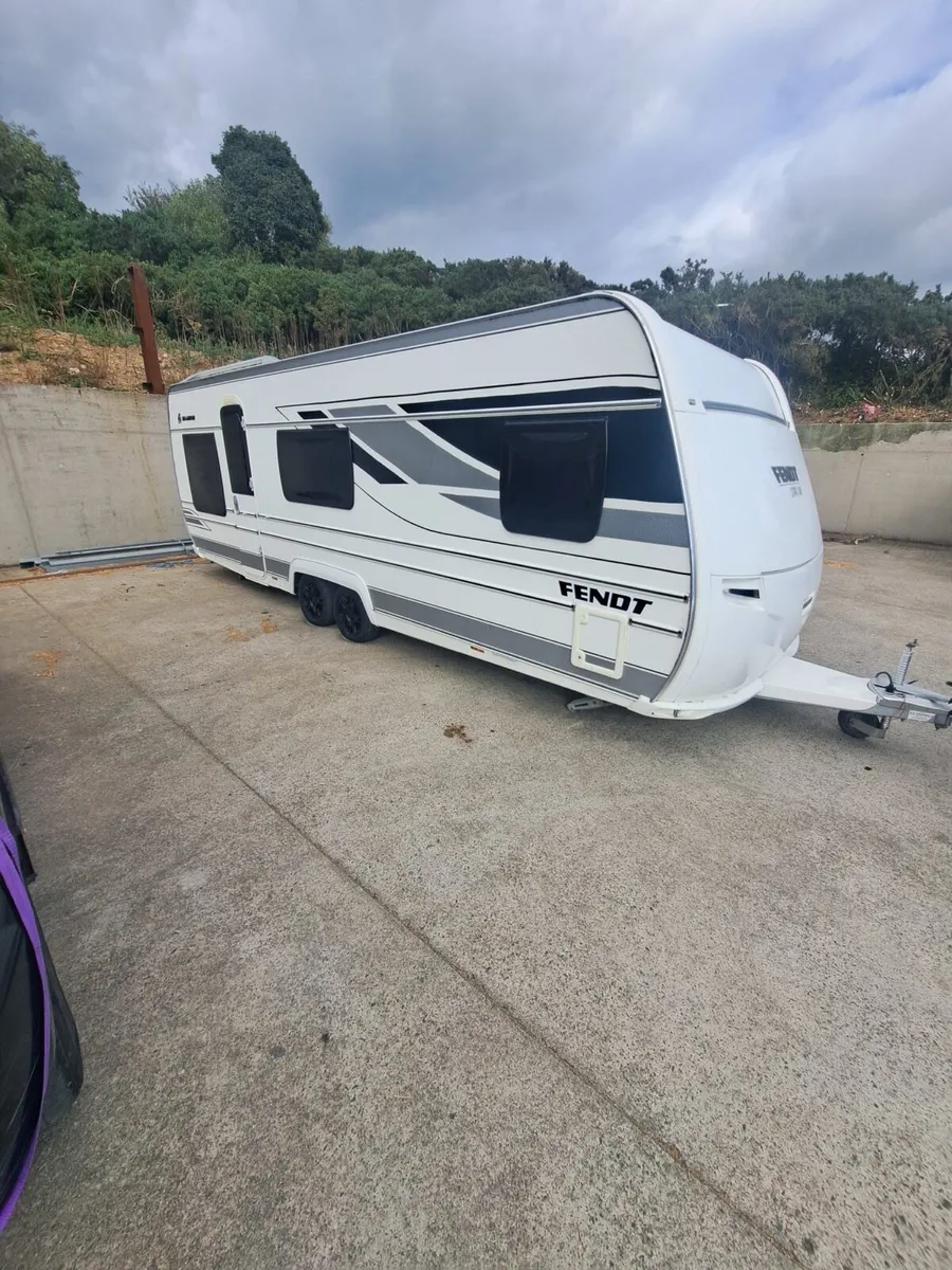 Caravan - Image 1