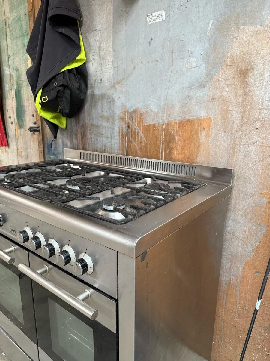 Gas powered oven /stove - Image 2