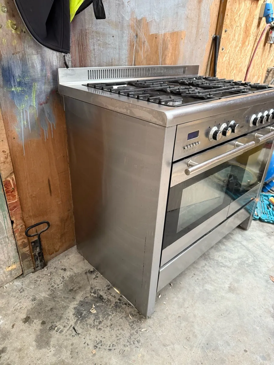 Gas powered oven /stove - Image 3