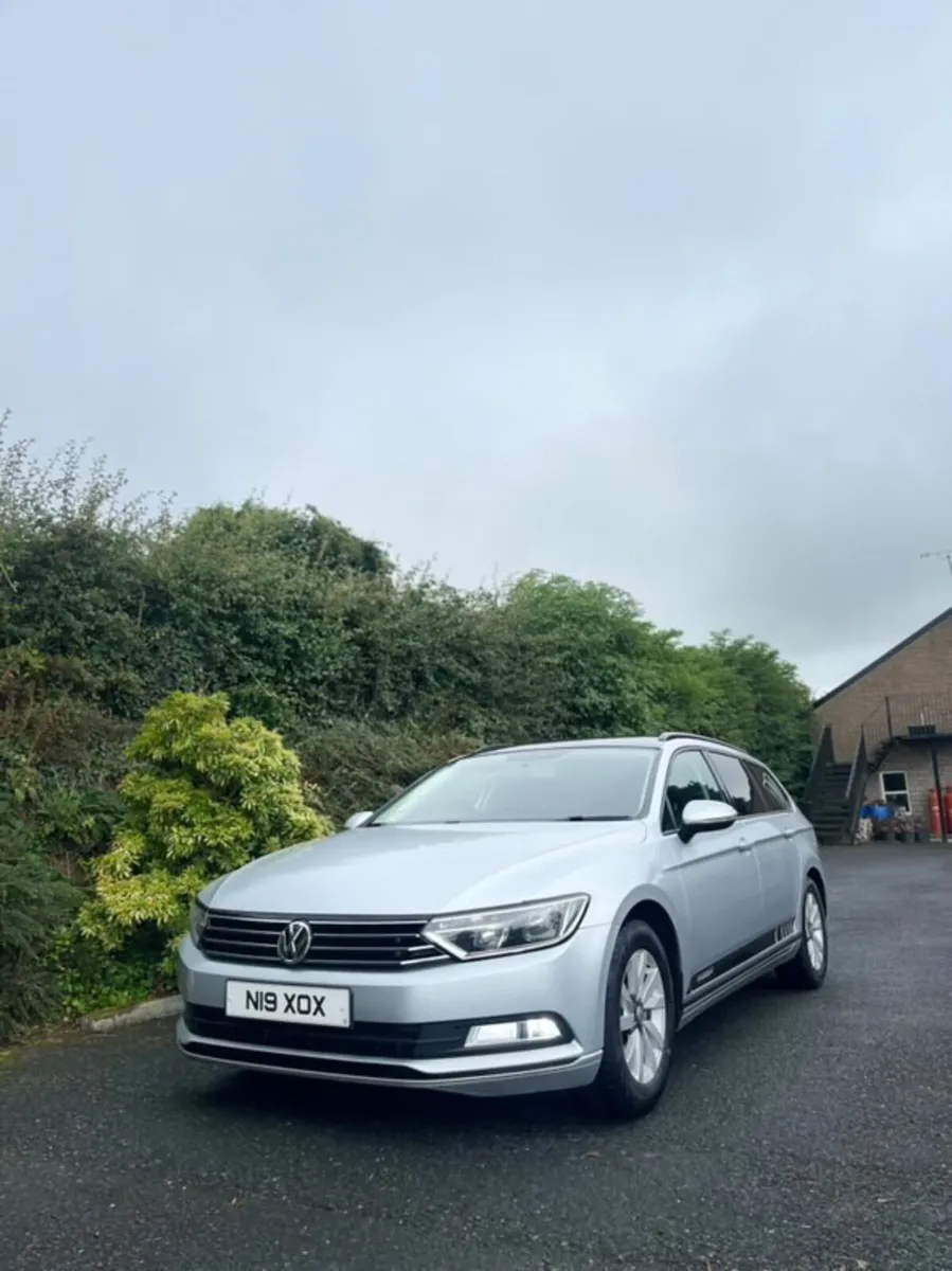 Volkswagen Passat 2016 - Image 3