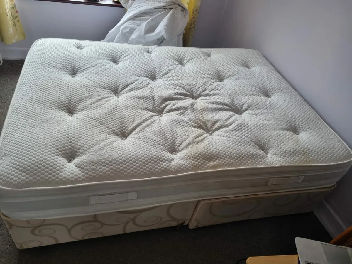 Free -4'6 ft double bed/ base - collection only - Image 2