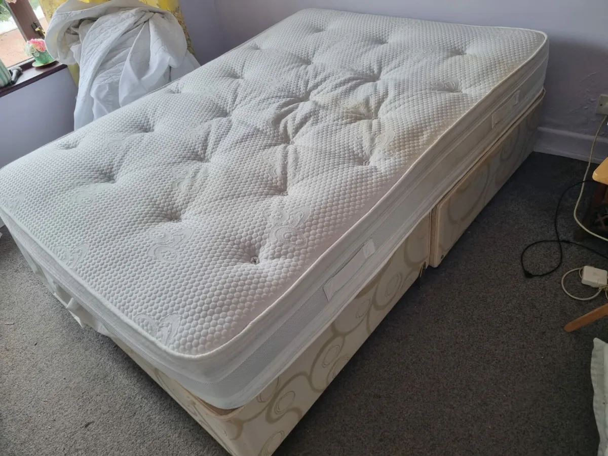 Free -4'6 ft double bed/ base - collection only - Image 3