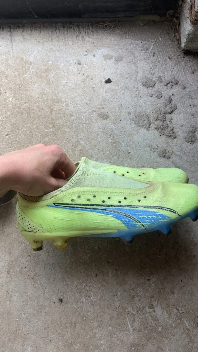 Football boots - Image 1