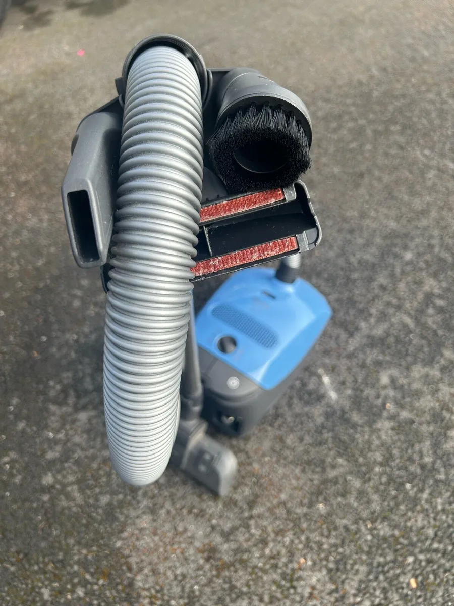 Miele C-1 - Image 4