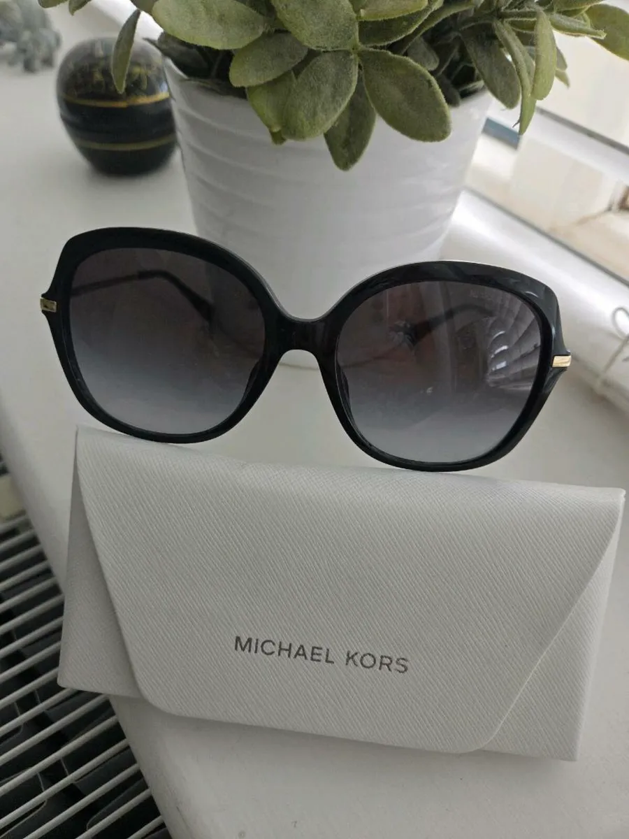 Michael kors sunglasses - Image 1
