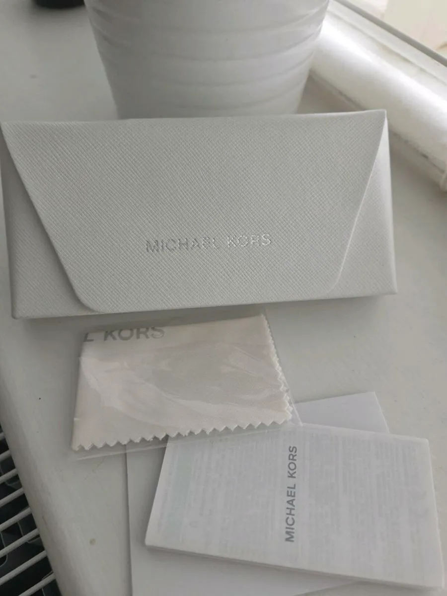 Michael kors sunglasses - Image 4