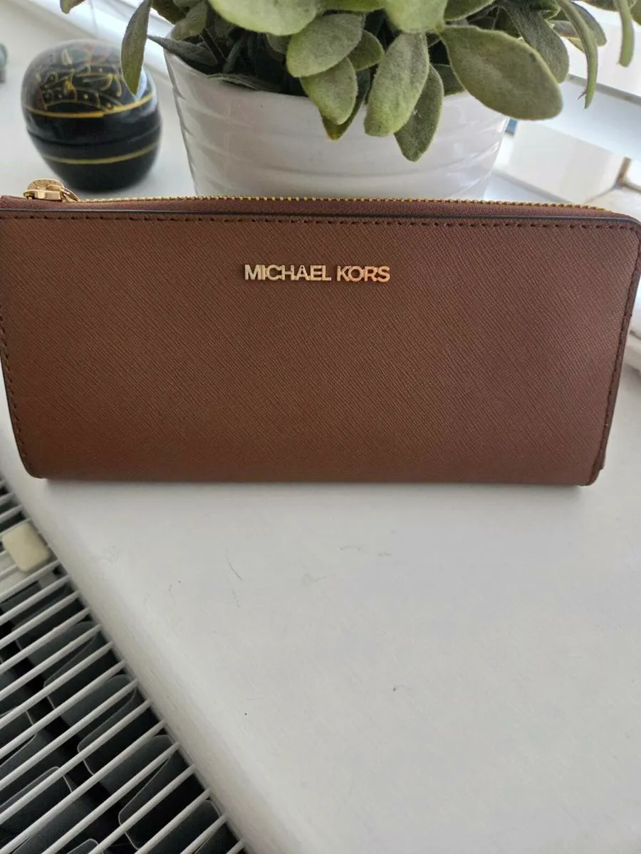 Michael kors wallet - Image 1