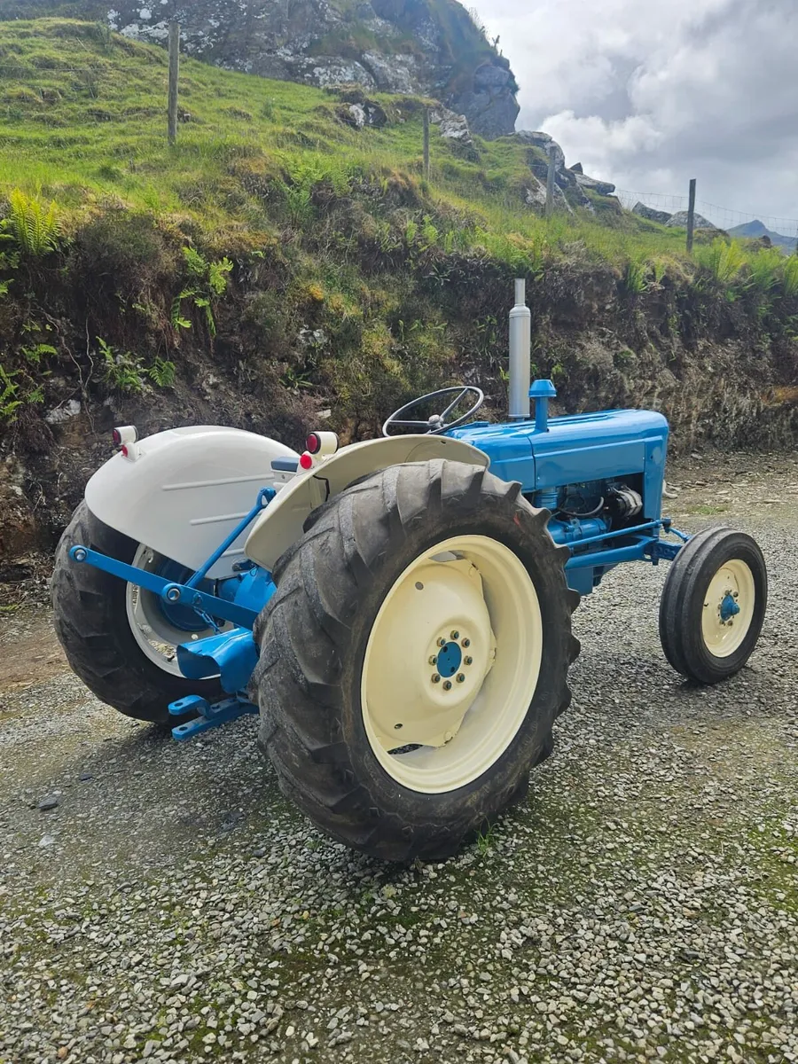 Super dexta tractor - Image 3