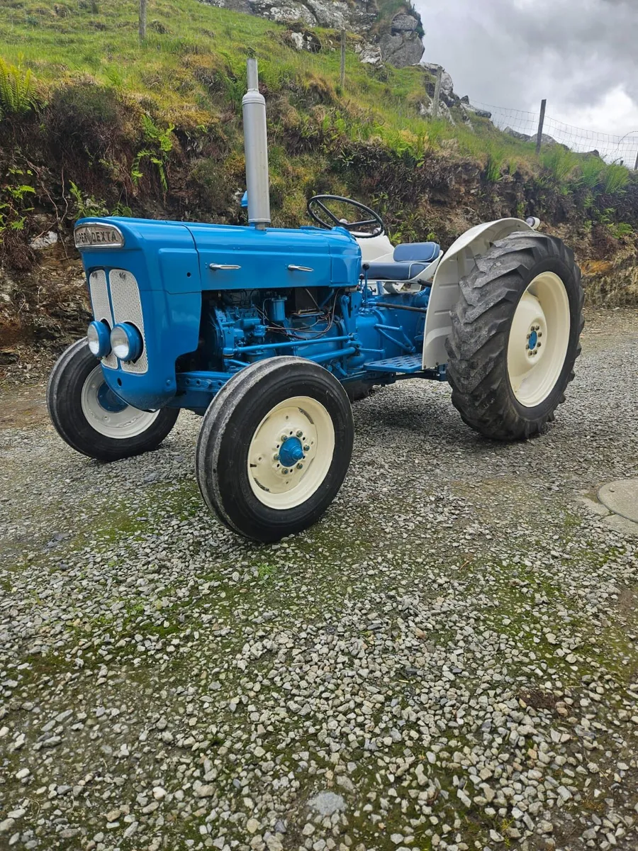Super dexta tractor - Image 4