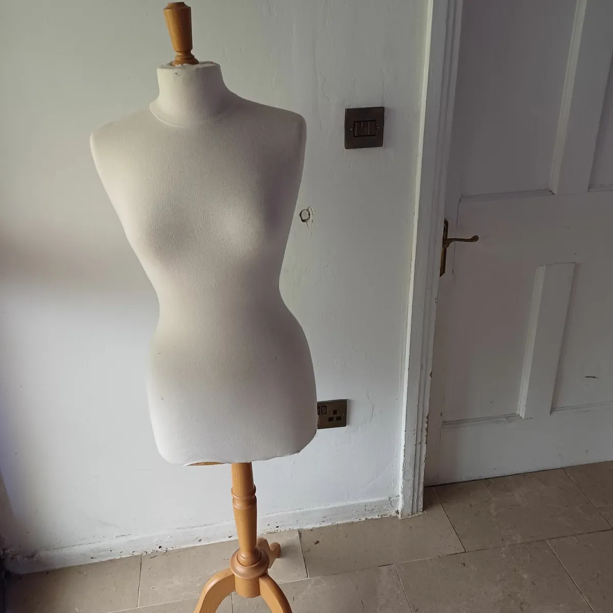 Tailor's dummy - Image 1