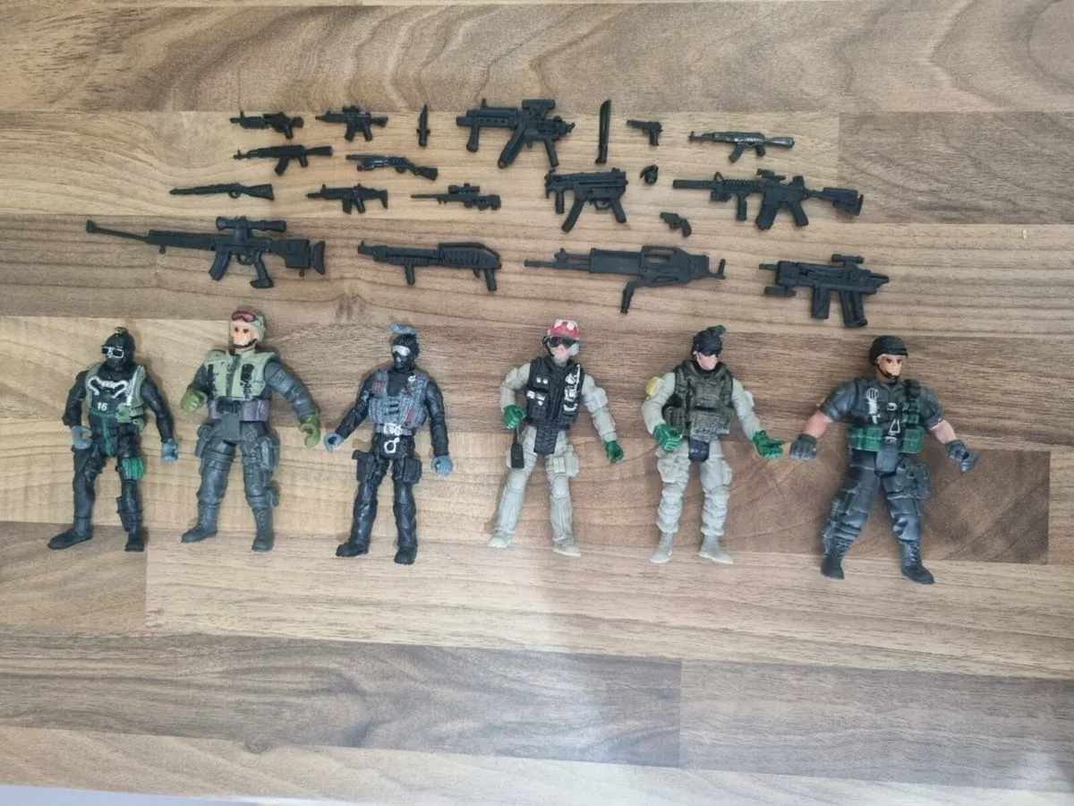 Army Figures - Image 2