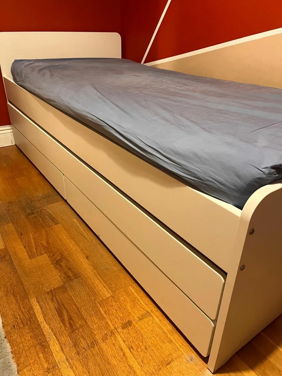 Bed - Image 3