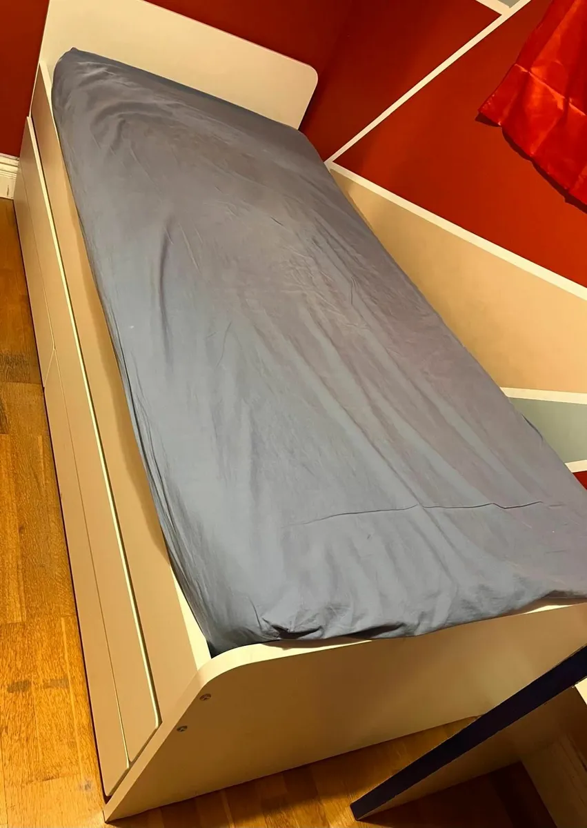 Bed - Image 4
