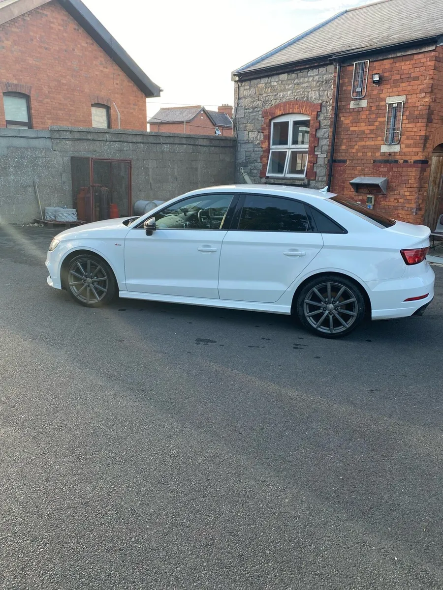 Audi A3 S-Line Special Black Edition - Image 2