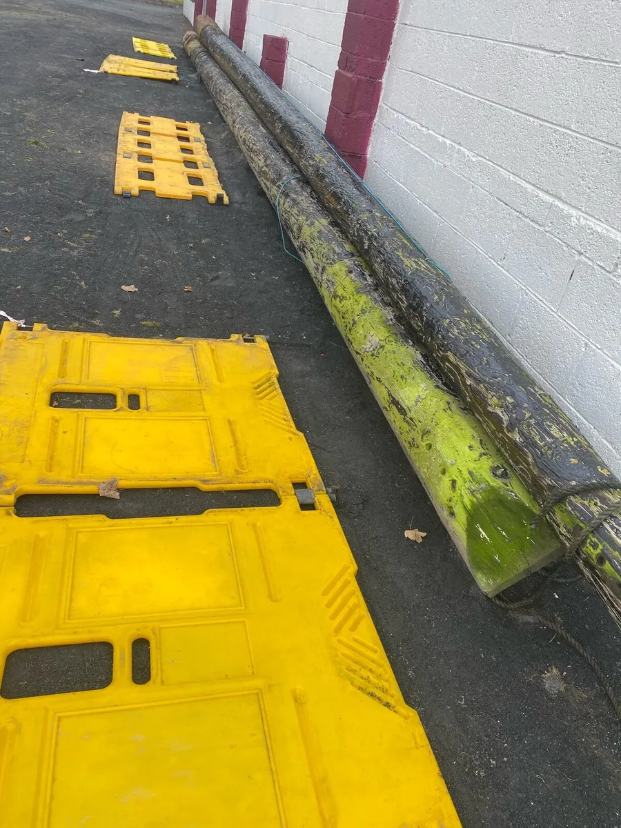 Steel and timber poles - Image 2