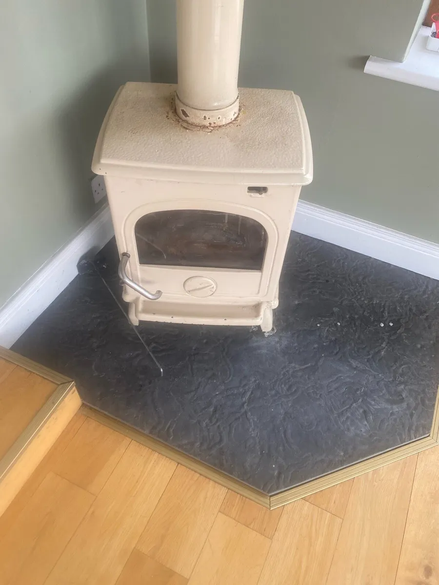Dru 45 stove (cream) - Image 1