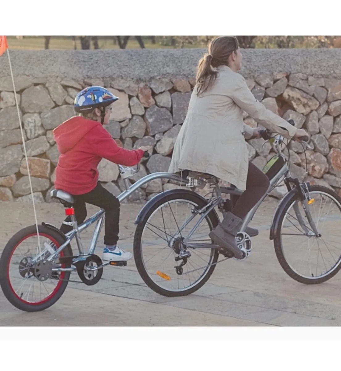 Kids bike attachment - Image 2