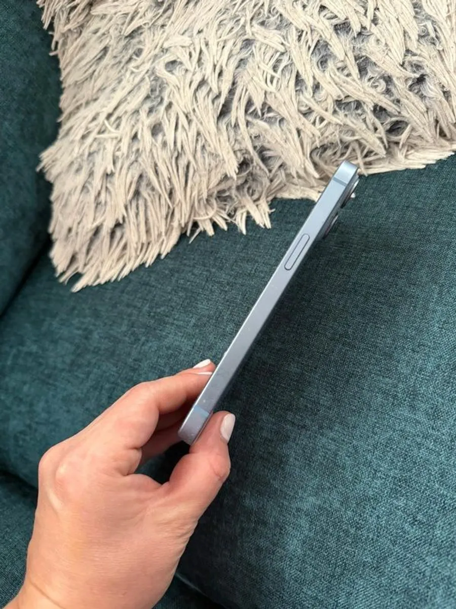 Iphone 14 - Image 3