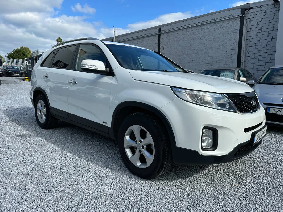 2014 (141) Kia Sorento Platinum 4X4 - Image 1