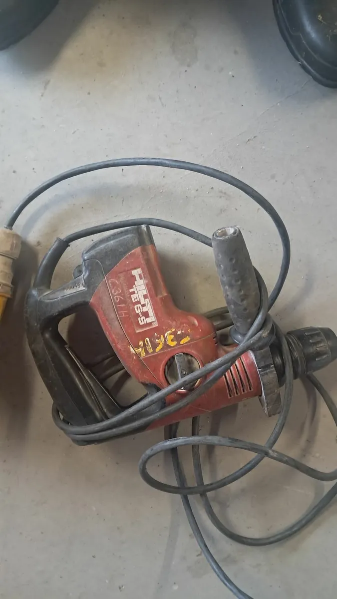 Selection of tools - Image 3