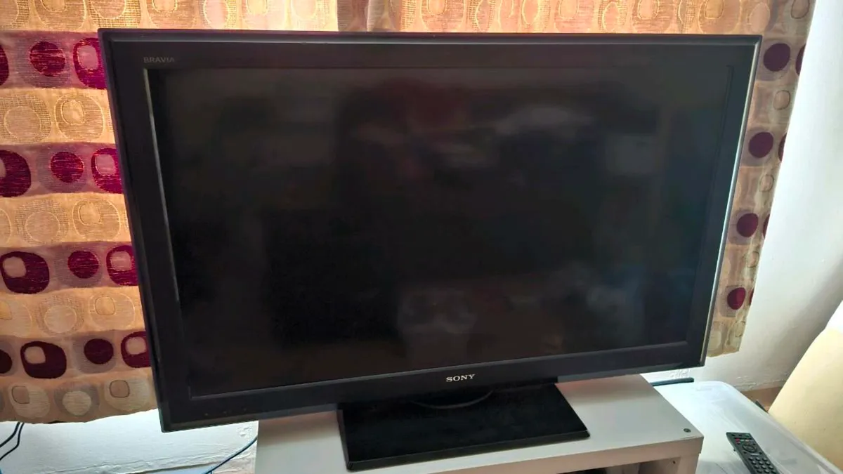 35" Sony Bravia TV 2009 - Image 1