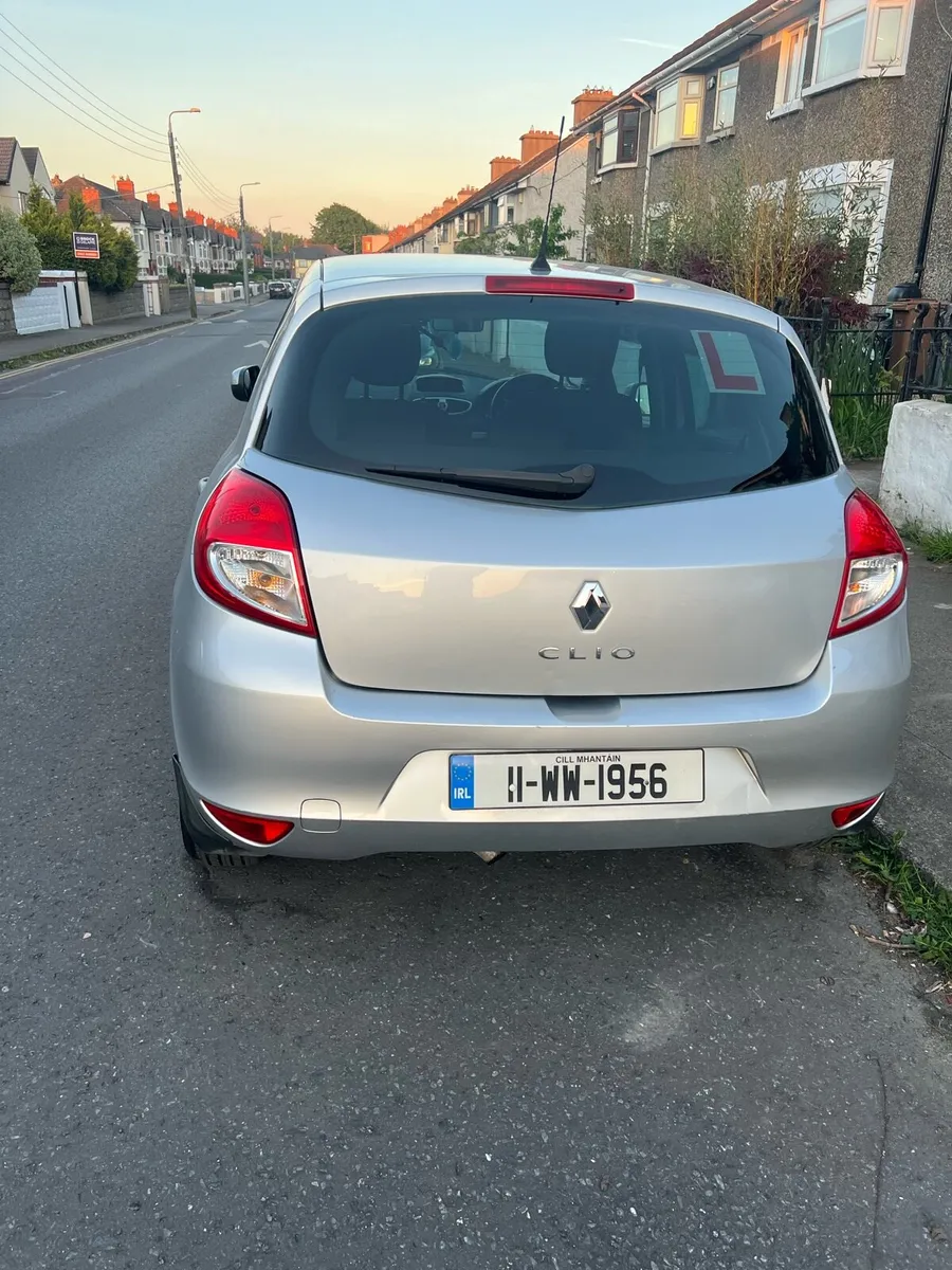 Renault Clio III 1.2 Dynamique (NCT 07/26) - Image 4