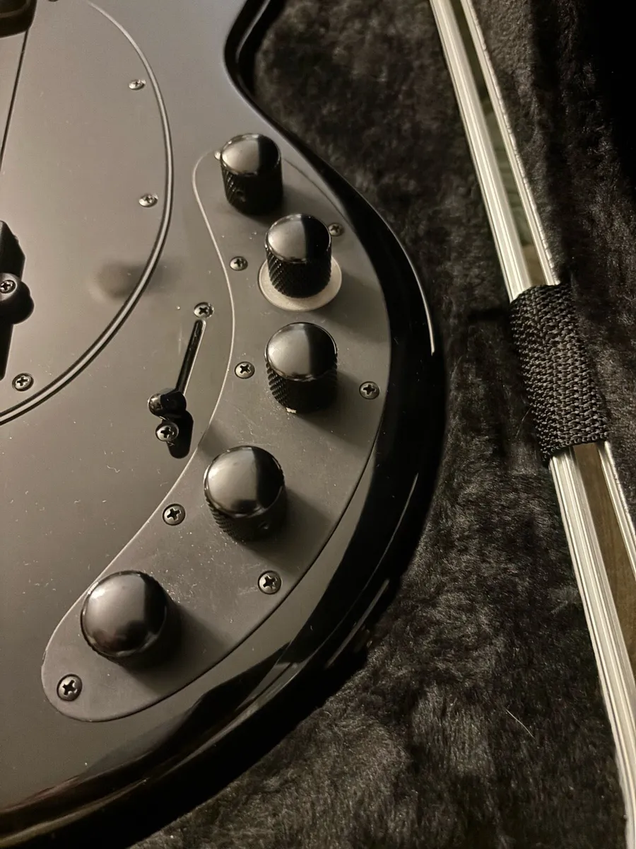 Musicman darkray darkglass - Image 1