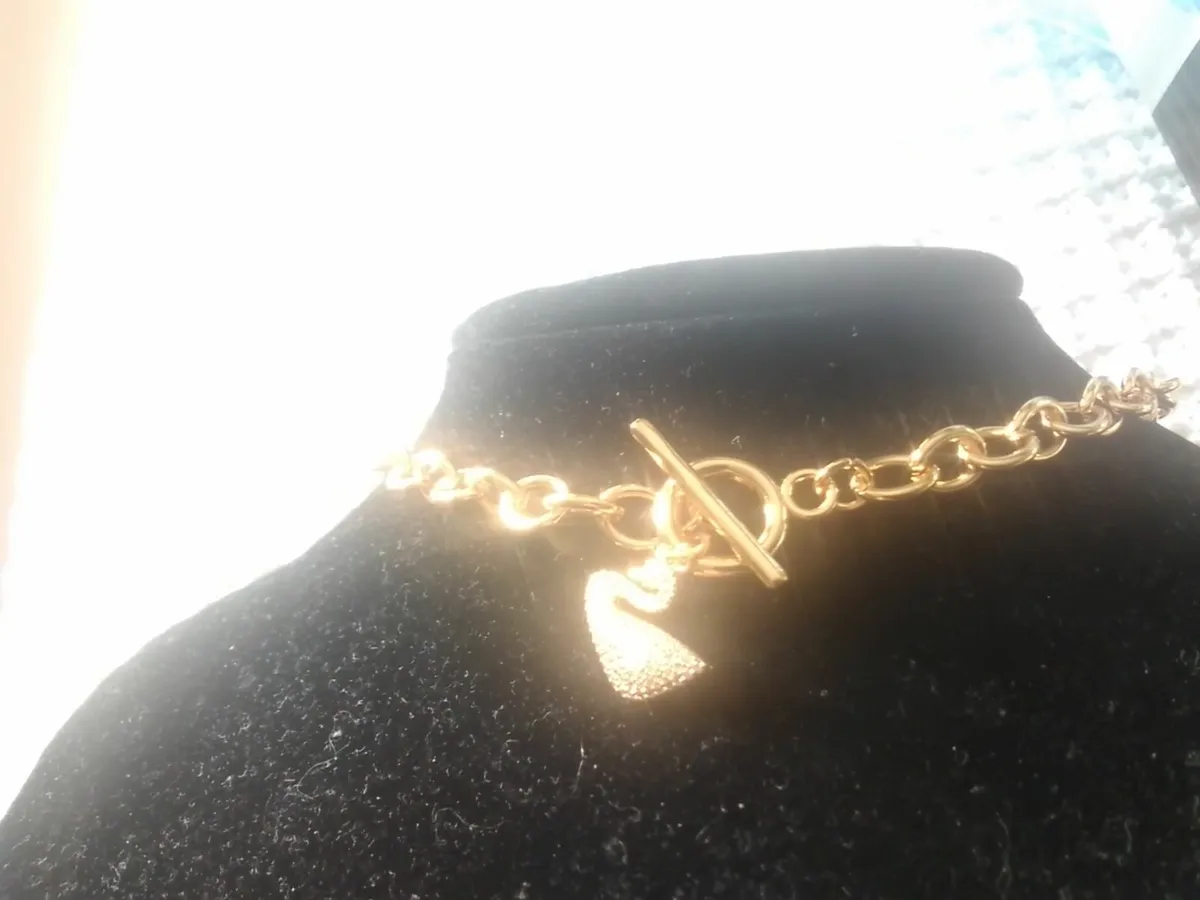 GOLD PLATED CHUNKY CRYSTAL SWAN PENDANT CHAIN18" - Image 2