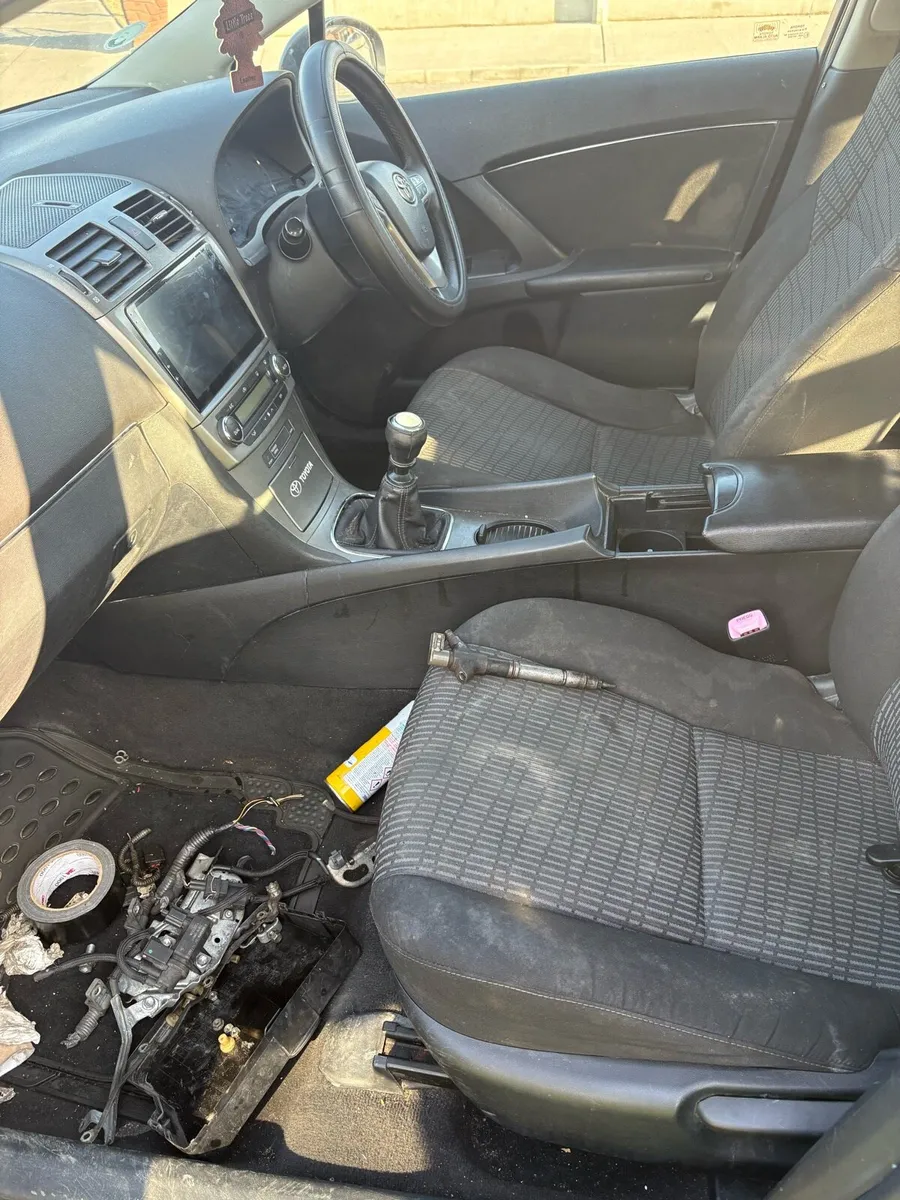 Toyota Avensis 2011 - Image 4