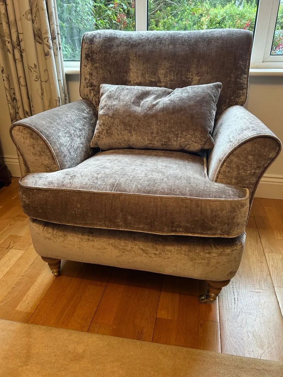 3 seater sofa and two armchairs - Image 3