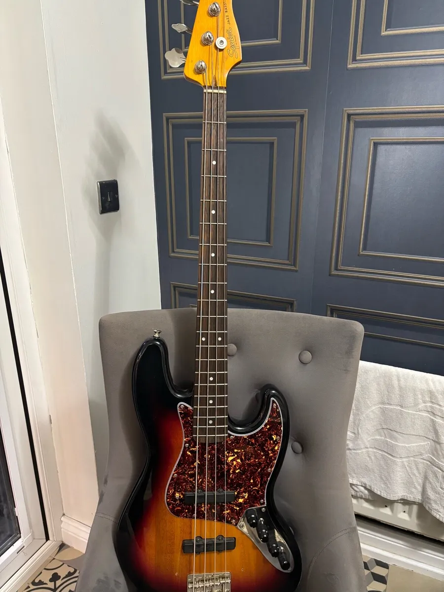 Fender squier with John east preamp - Image 2