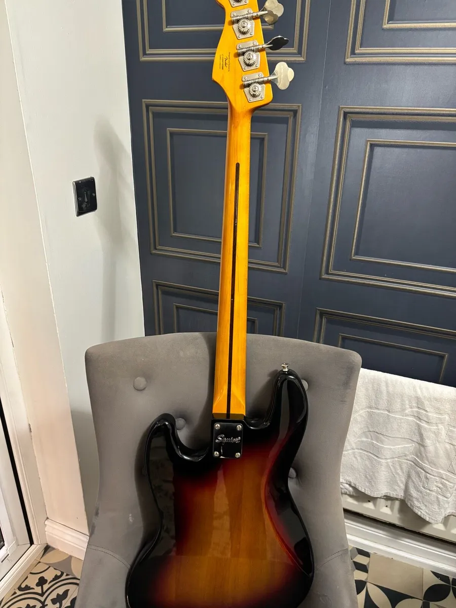 Fender squier with John east preamp - Image 3