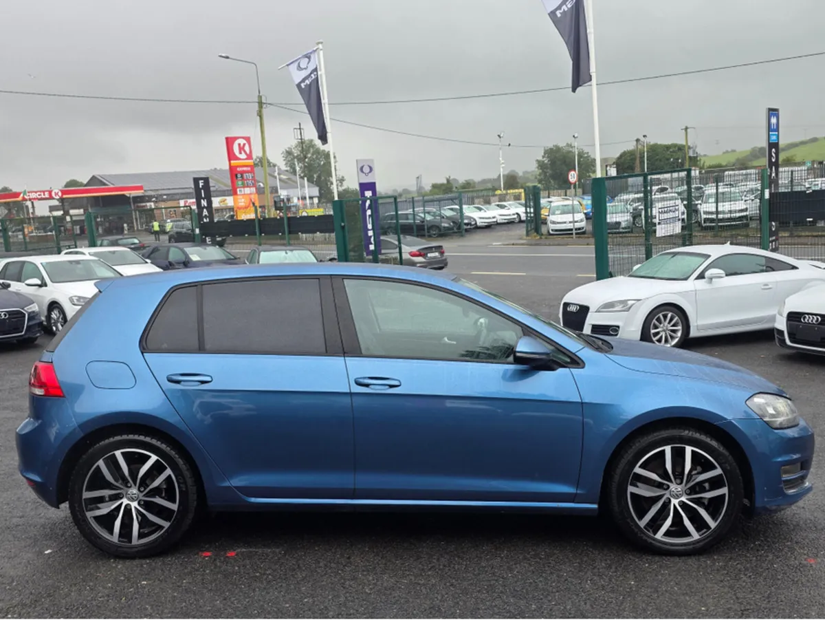 Volkswagen Golf ONLY 28,310KM ! 1.4 TSI AUTOMATIC - Image 3